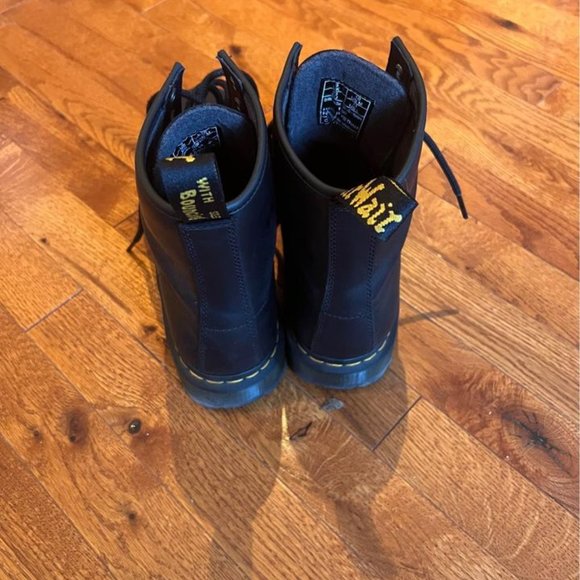 Doc Marten Insulated Boots, 10M - Picture 2 of 5